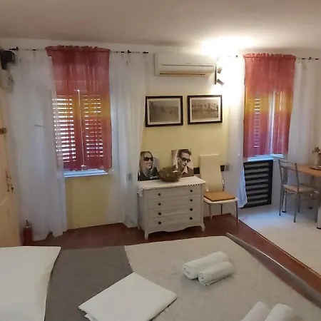 Apartment Down Town *